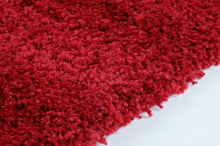 Rood hoogpolig vloerkleed of karpet Celebes 1000  